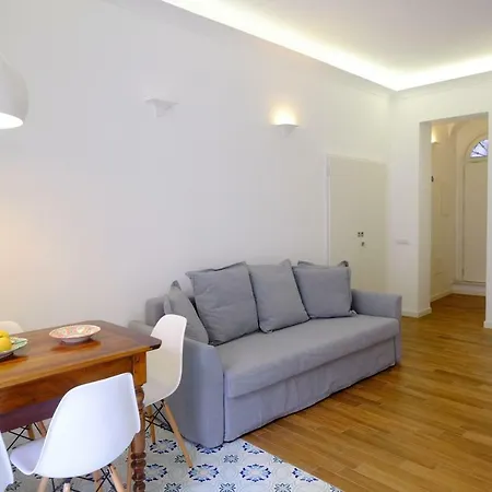 Residenza Piccolomini 아파트 *